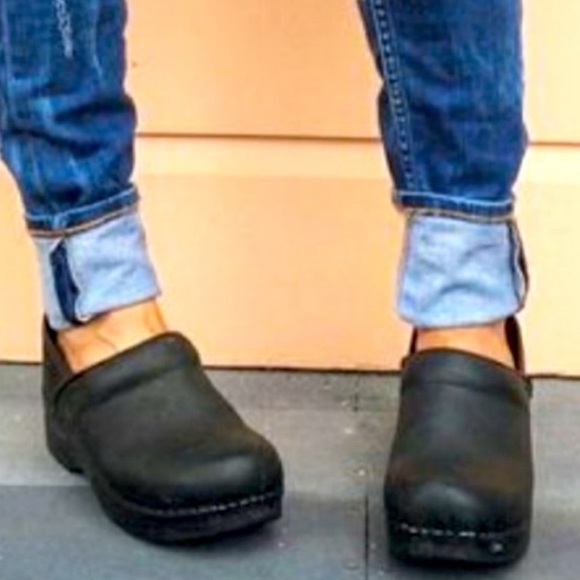 Dansko Shoes - New !! Dansko Black leather Classic Clogs size 42